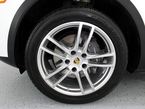 Used 2019 Porsche Cayenne image 80