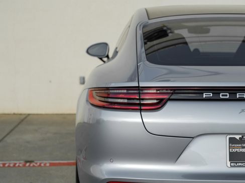 Used 2018 Porsche Panamera image 47
