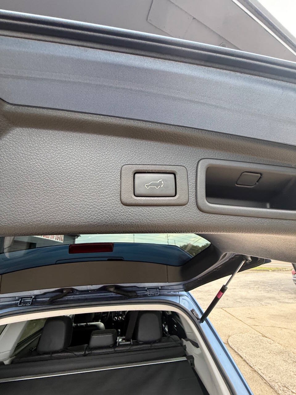 Used 2018 Subaru Forester 2.5i Touring AWD/4WD image 14