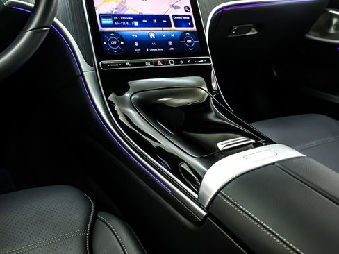 Certified 2025 Mercedes-Benz C 300 Sedan image 7