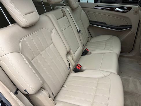 Used 2013 Mercedes-Benz GL 450 4MATIC image 27