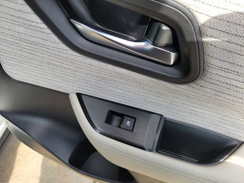 Certified 2023 Nissan Rogue SV AWD/4WD image 46