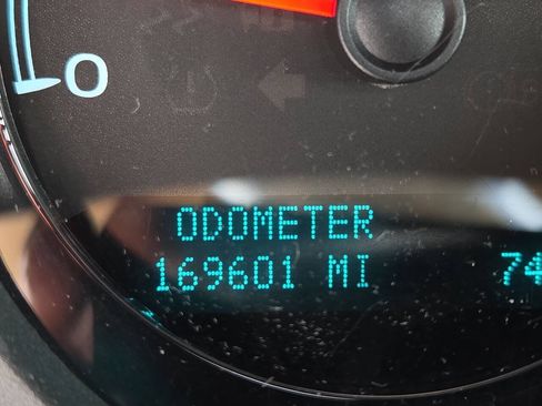 Used 2013 Chevrolet Tahoe LTZ AWD/4WD image 18