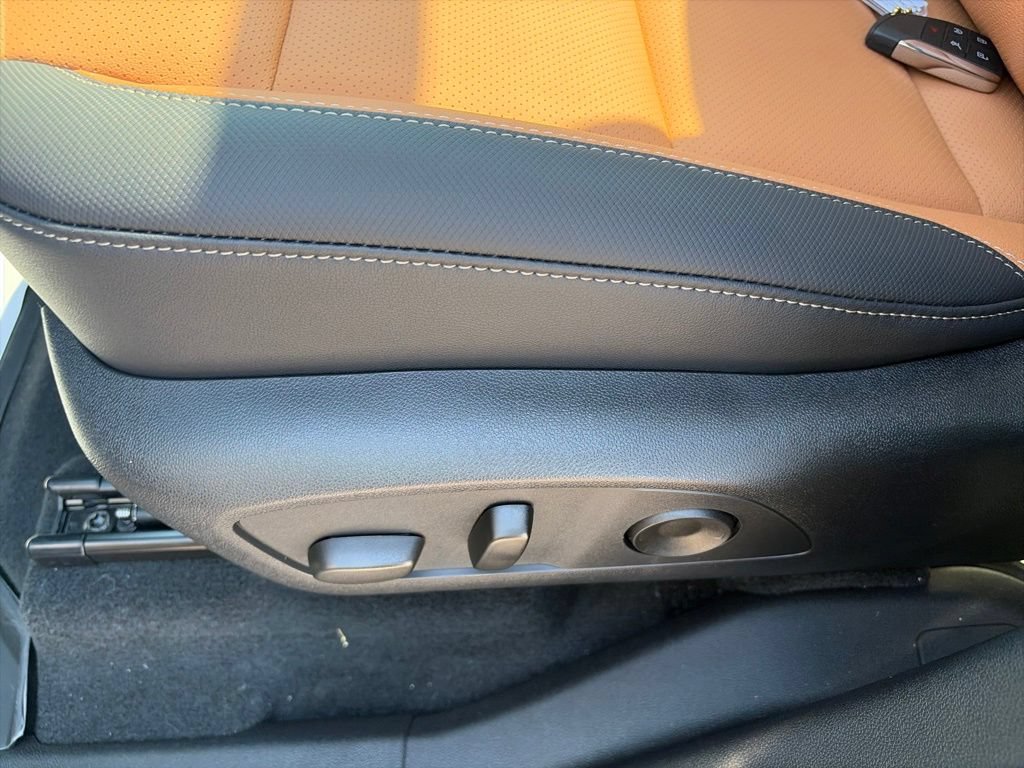 New 2027 Chevrolet Traverse Z71 w/ LPO, Floor Liner Package AWD/4WD image 18