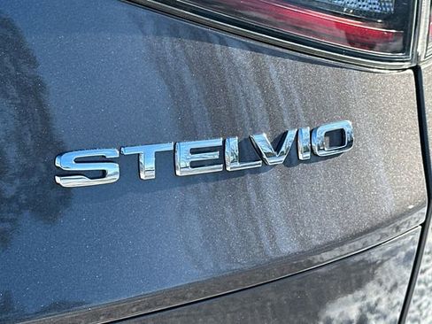 Used 2024 Alfa Romeo Stelvio Veloce image 13