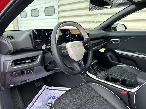 New 2025 Kia K4 GT-Line image 10