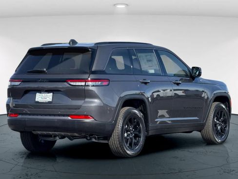 New 2026 Jeep Grand Cherokee Altitude AWD/4WD image 2
