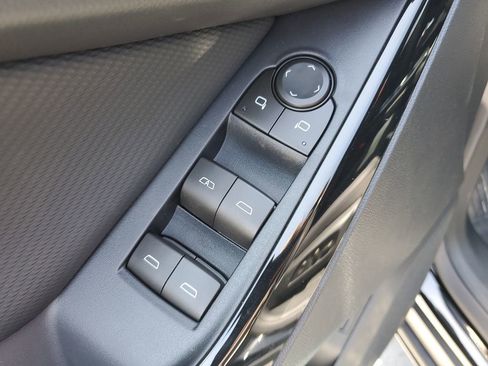 New 2026 Chevrolet Equinox LT w/ Convenience Package II FWD image 21