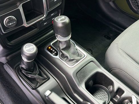 Used 2020 Jeep Wrangler Unlimited Sport image 27