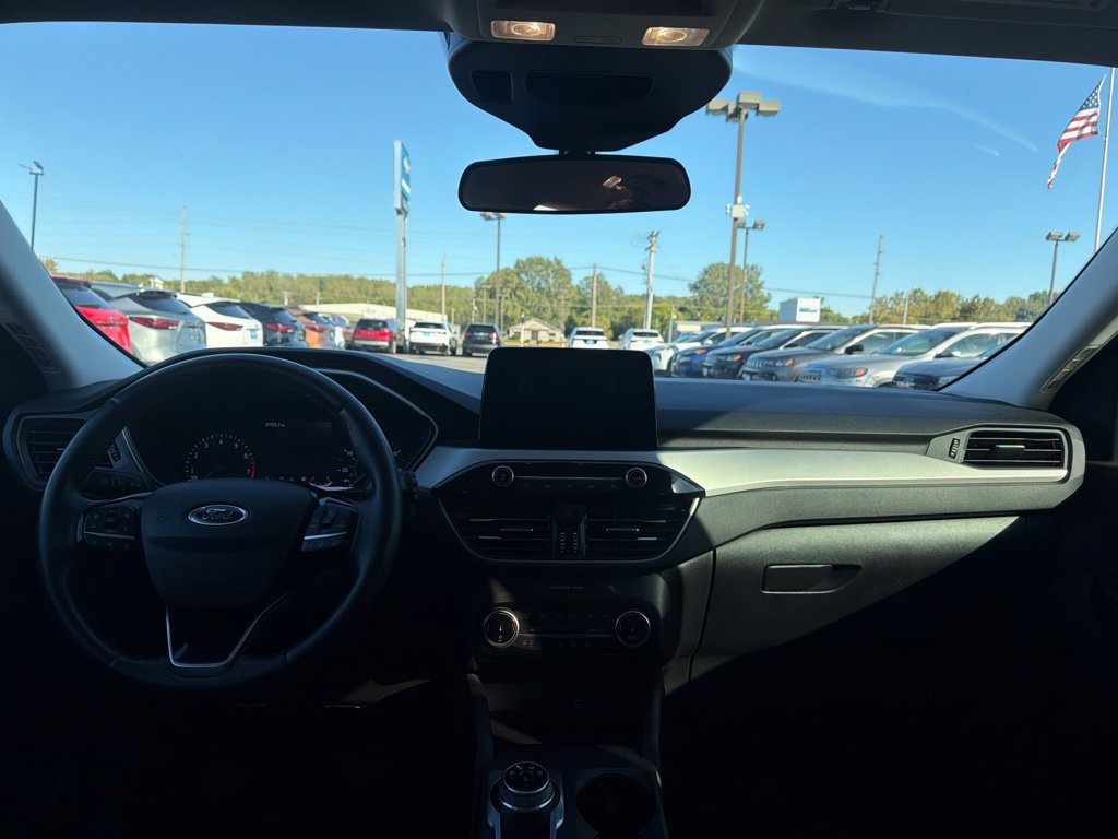 Used 2022 Ford Escape SE w/ Convenience Package FWD image 16