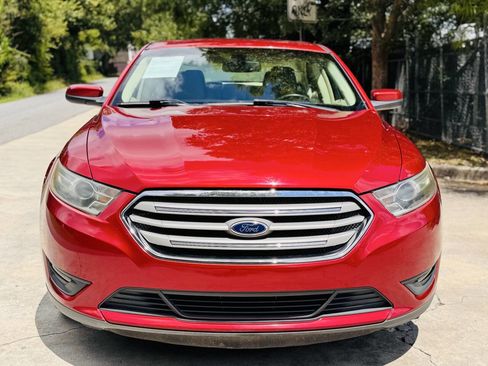 Used 2015 Ford Taurus SEL image 2