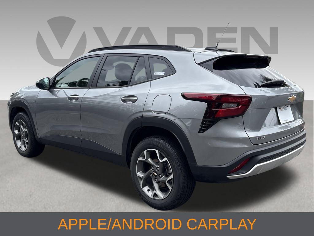 Used 2025 Chevrolet Trax LT FWD image 10