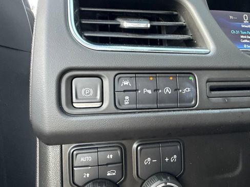 Used 2022 Chevrolet Suburban LT AWD/4WD image 75