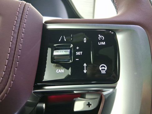 New 2025 Land Rover Range Rover SE image 16