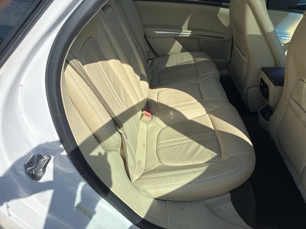 Used 2013 Lincoln MKZ FWD image 17