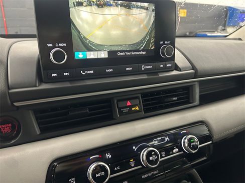 Used 2023 Honda Pilot LX image 29