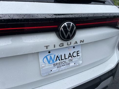 Certified 2025 Volkswagen Tiguan S FWD image 6