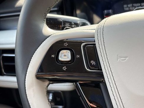 New 2026 Lincoln Aviator AWD w/ Jet Appearance Package image 26