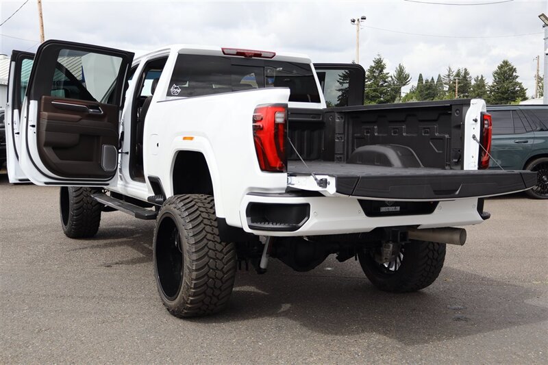 Used 2025 GMC Sierra 3500 Denali w/ Denali Reserve Package AWD/4WD image 40