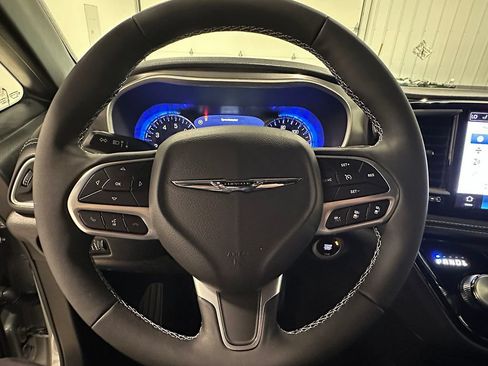 Used 2026 Chrysler Pacifica Select FWD image 42