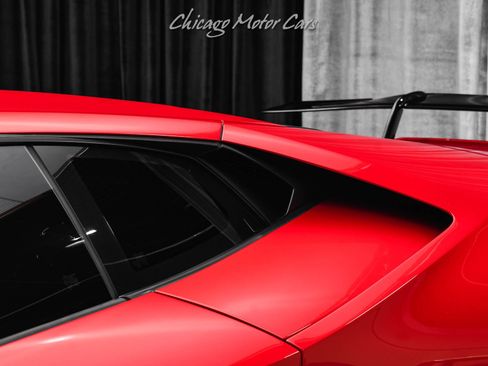 Used 2020 Lamborghini Huracan EVO image 31