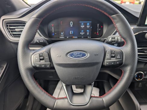 Used 2025 Ford Escape ST-Line Select AWD/4WD image 12