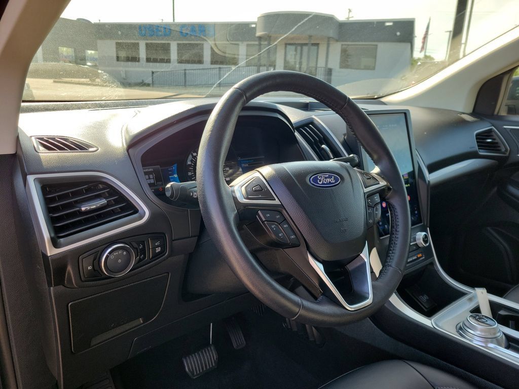 Used 2024 Ford Edge SEL w/ Convenience Package AWD/4WD image 21