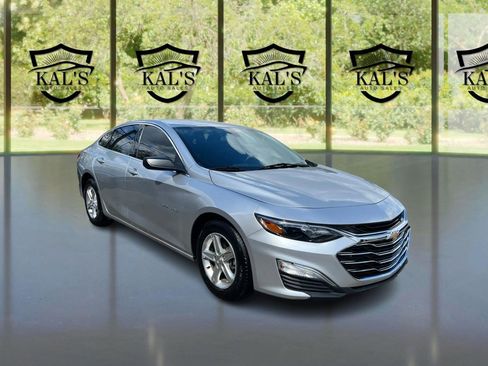 Used 2020 Chevrolet Malibu LS FWD image 3