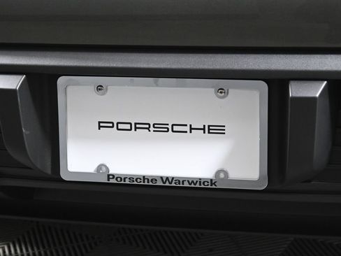 Used 2025 Porsche Macan 4S Electric AWD/4WD image 14
