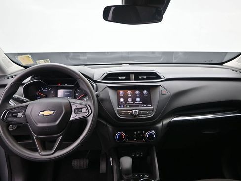 Used 2023 Chevrolet TrailBlazer LT FWD image 14