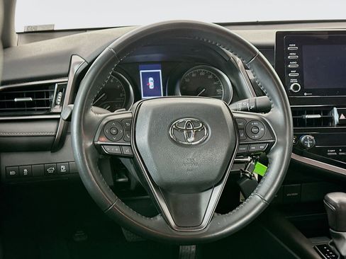 Used 2023 Toyota Camry SE image 17