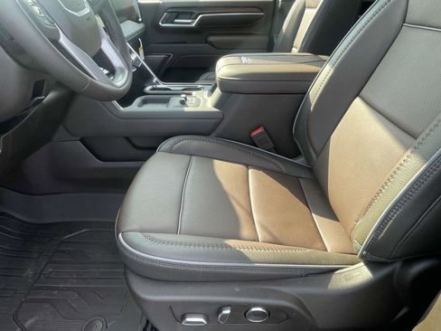 New 2025 GMC Sierra 3500 Denali w/ Denali Reserve Package image 7