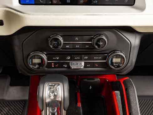 Used 2025 Ford Bronco Heritage Edition image 27