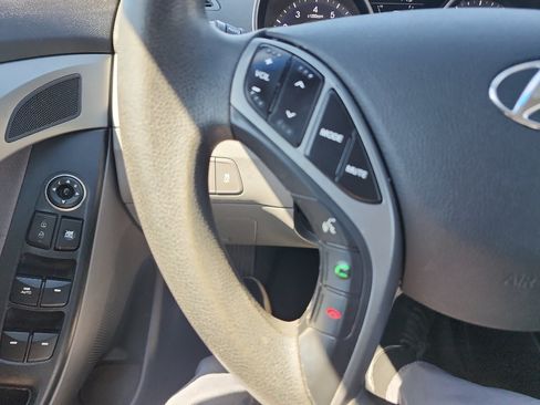 Used 2015 Hyundai Elantra SE w/ Option Group 02 FWD image 21