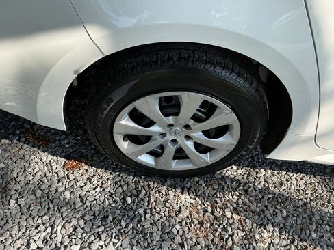 Used 2022 Toyota Corolla LE FWD image 24
