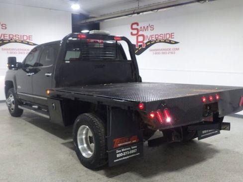 Used 2019 Chevrolet Silverado 3500 High Country w/ Duramax Plus Package image 2