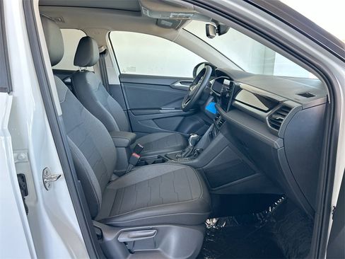 New 2026 Volkswagen Taos SE image 37