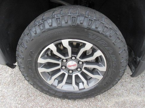 Used 2021 GMC Sierra 1500 AT4 w/ AT4 Value Package AWD/4WD image 12