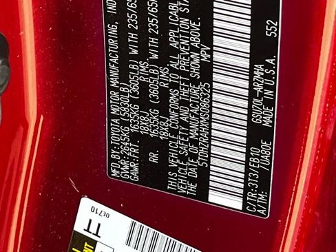 Used 2021 Toyota Highlander XLE image 34