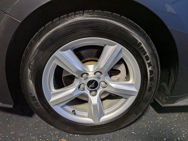 Used 2018 Ford Mustang Coupe RWD image 13