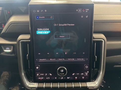 Used 2025 GMC Yukon Denali image 47