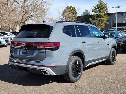 New 2026 Volkswagen Atlas Peak Edition AWD/4WD image 3