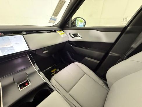 Used 2026 Land Rover Range Rover Velar Dynamic SE image 19