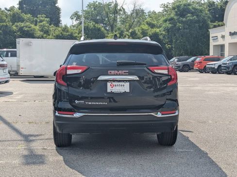 Used 2024 GMC Terrain SLT FWD image 4