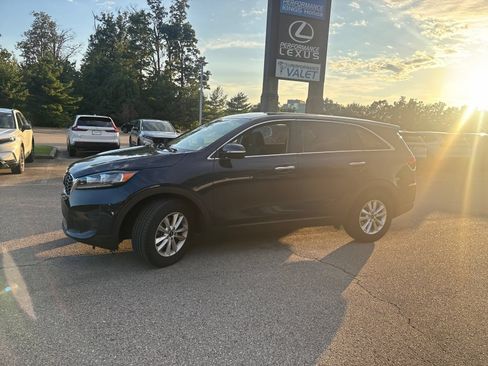 Used 2019 Kia Sorento FWD V6 image 9