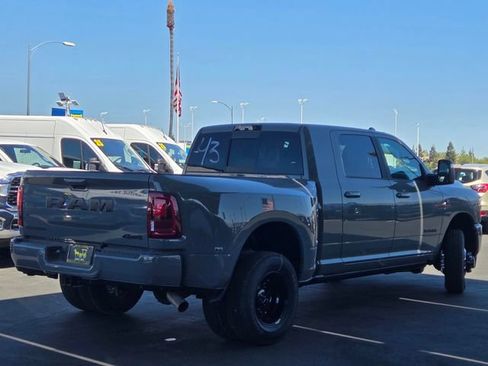 New 2026 RAM 3500 Laramie AWD/4WD image 4