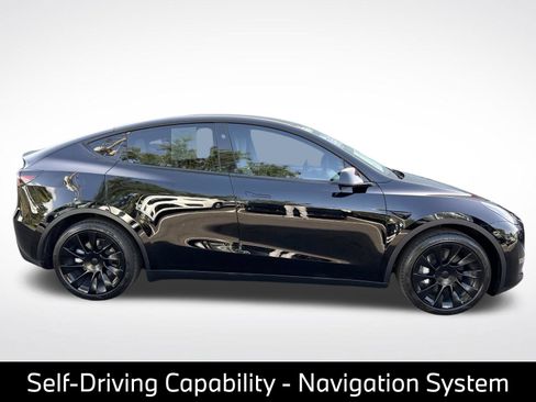 Used 2023 Tesla Model Y 2WD image 13