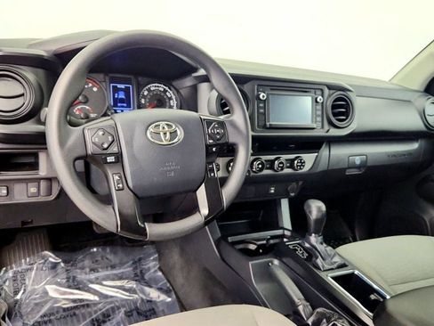 Used 2018 Toyota Tacoma SR w/ SR Convenience Package AWD/4WD image 12