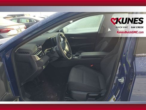 Used 2025 Toyota Camry SE image 13