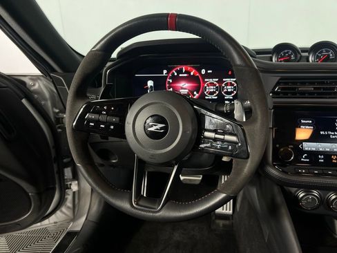 Used 2025 Nissan Z NISMO w/ Floor Mat Package image 13
